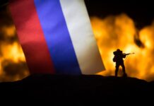 La ville ukrainienne de Novaya Kakhova, occupée par la Russie, est sous le feu d’un “feu intense”