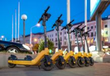 Les Parisiens votent pour l’interdiction des e-scooters de location lors d’un référendum