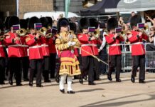 Officiellement couronnés, Charles III et Camilla de retour à Buckingham