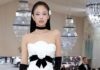 Jennie des Blackpink fait ses débuts au Met Gala en robe Chanel vintage de 1990