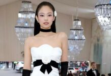 Jennie des Blackpink fait ses débuts au Met Gala en robe Chanel vintage de 1990