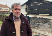 Le maire français du centre d’asile démissionne après l’incendie criminel de son domicile