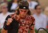ROLAND-GARROS 2023 : STEFANOS TSITSIPAS REJOINT CARLOS ALCARAZ EN QUARTS DE FINALE APRÈS SA VICTOIRE CONTRE OFNER