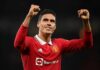 Manchester United l’emporte contre les Wolves grâce à Raphaël Varane lors de la 1ère journée de Premier League