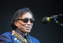 Mort de Sixto Rodriguez, le musicien mis à l’honneur dans le documentaire « Sugar Man », à 81 ans