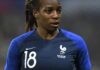 Un terrain de foot de Cléon baptisé en l’honneur de Viviane Asseyi, attaquante de l’Equipe de France