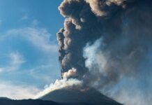Italie : Une Éruption De L’etna Contraint L’aéroport De Catane À Fermer